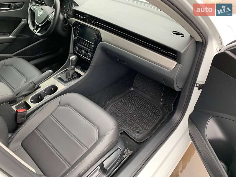 Седан Volkswagen Passat 2020 в Кривому Розі
