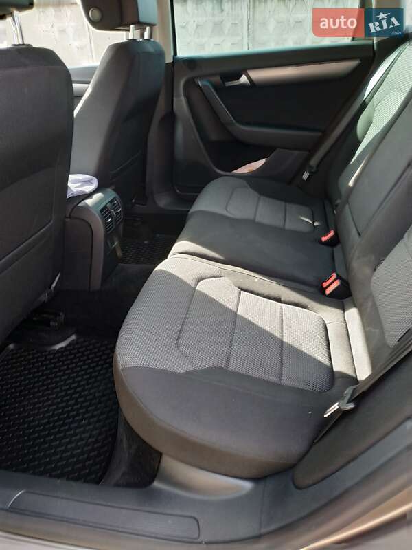 Універсал Volkswagen Passat 2011 в Шептицькому