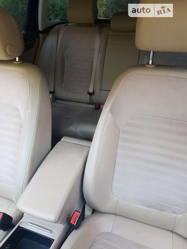 Универсал Volkswagen Passat 2013 в Тернополе