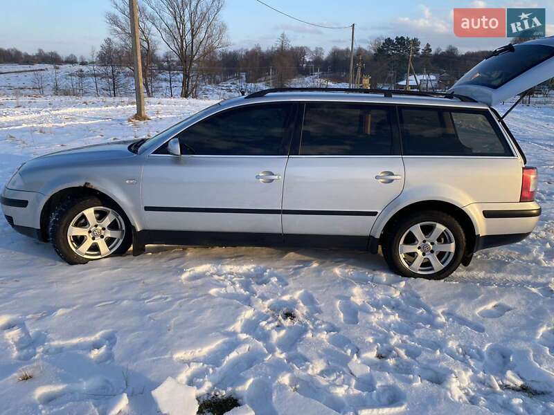 Універсал Volkswagen Passat 2004 в Надвірній