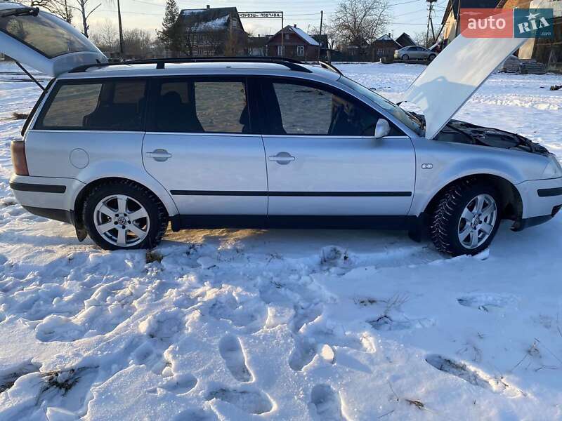 Універсал Volkswagen Passat 2004 в Надвірній