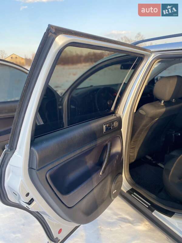 Універсал Volkswagen Passat 2004 в Надвірній