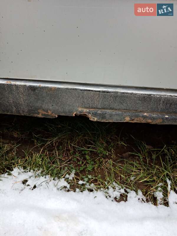 Седан Volkswagen Passat 1988 в Надвірній