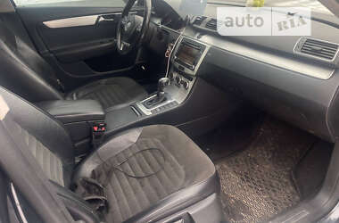 Седан Volkswagen Passat 2012 в Харкові