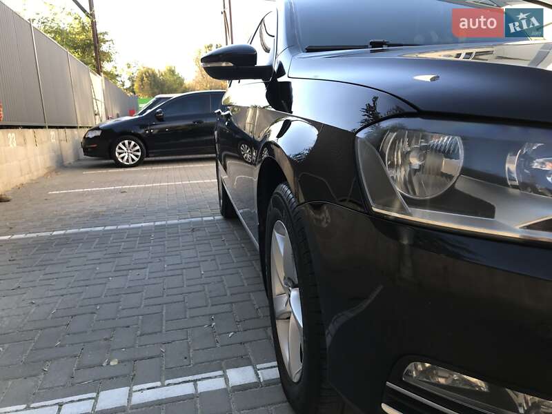 Седан Volkswagen Passat 2012 в Киеве