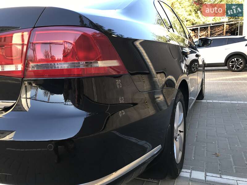 Седан Volkswagen Passat 2012 в Киеве