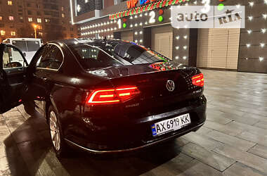 Седан Volkswagen Passat 2015 в Харкові