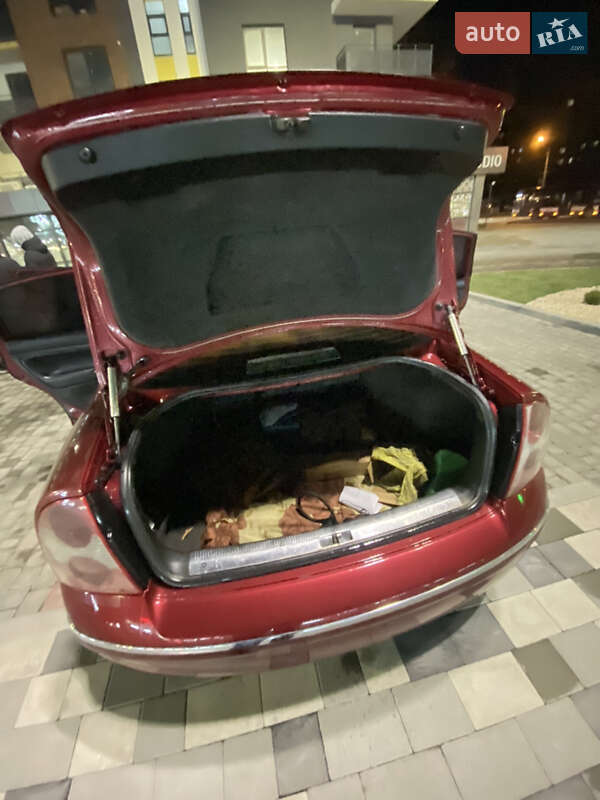 Седан Volkswagen Passat 2001 в Ивано-Франковске