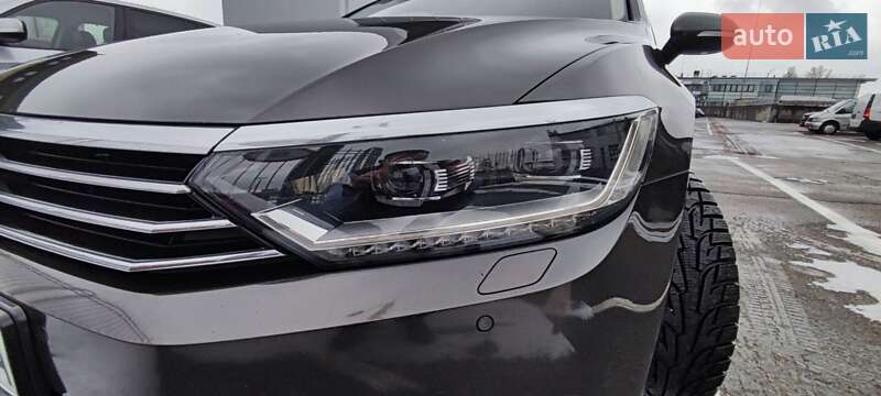 Седан Volkswagen Passat 2017 в Києві