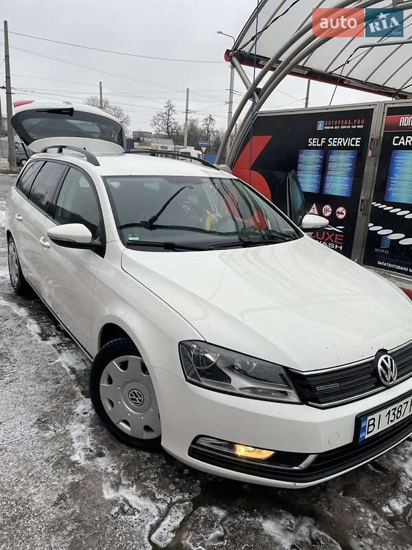 Універсал Volkswagen Passat 2012 в Полтаві
