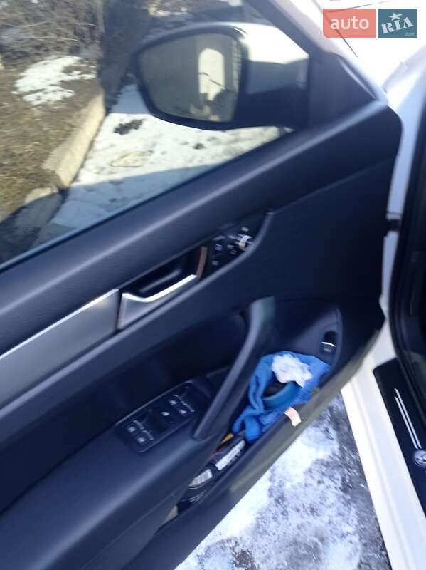 Седан Volkswagen Passat 2014 в Дніпрі