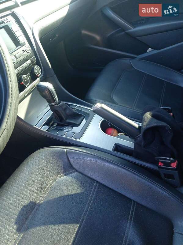 Седан Volkswagen Passat 2014 в Дніпрі