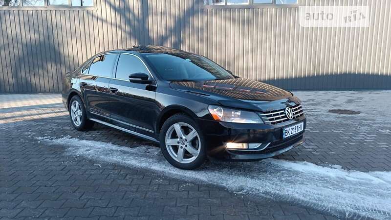 Седан Volkswagen Passat 2012 в Луцке