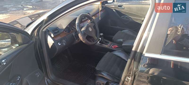 Седан Volkswagen Passat 2005 в Львове
