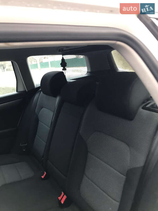 Універсал Volkswagen Passat 2012 в Луцьку