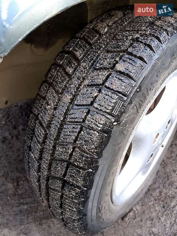 Седан Volkswagen Passat 1995 в Дубровиці