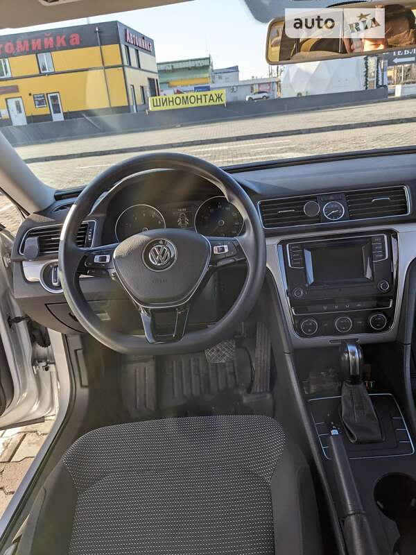 Седан Volkswagen Passat 2016 в Вишневом