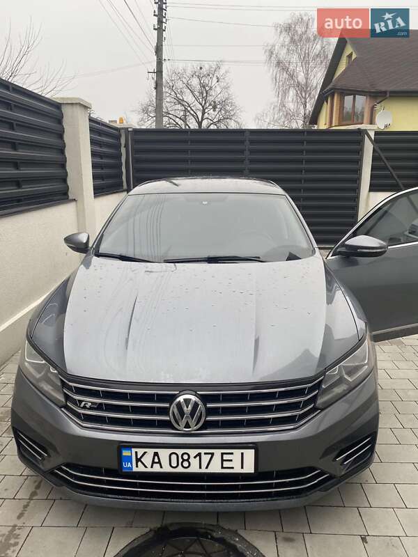 Седан Volkswagen Passat 2016 в Києві