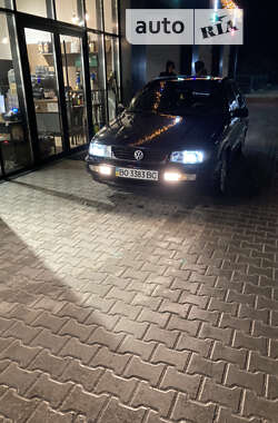 Седан Volkswagen Passat 1995 в 