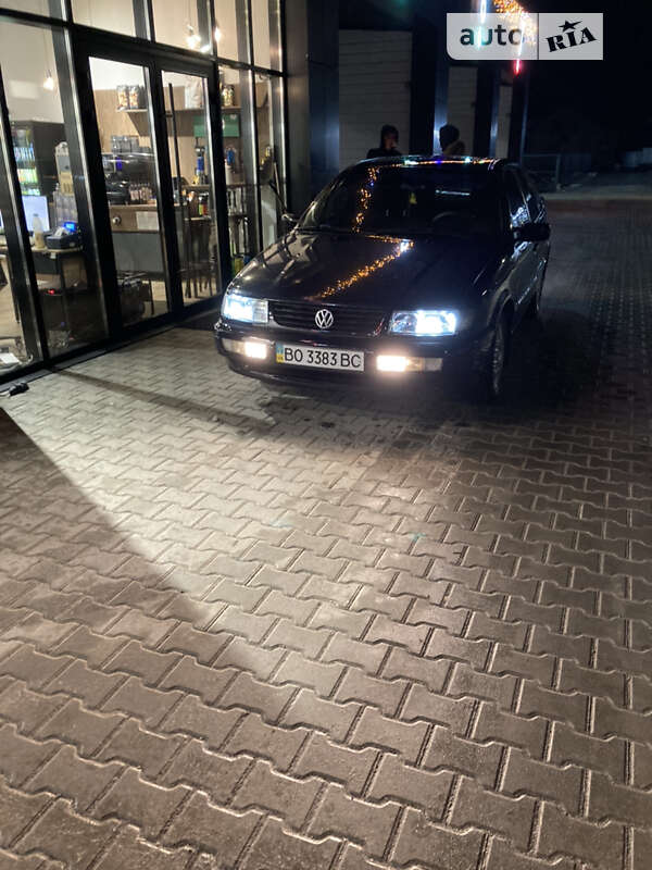 Седан Volkswagen Passat 1995 в Теребовле
