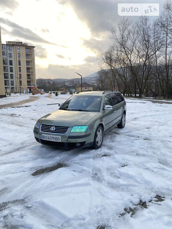 Универсал Volkswagen Passat 2001 в Сваляве