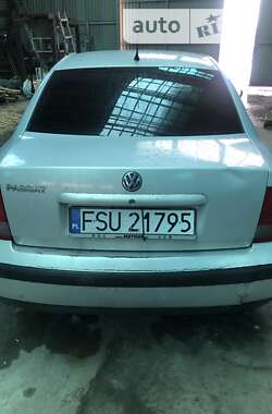 Седан Volkswagen Passat 1997 в Гребінці