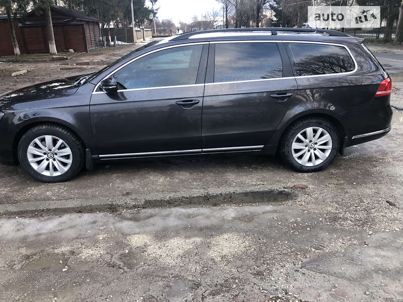 Универсал Volkswagen Passat 2011 в Тернополе