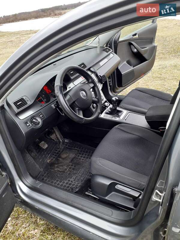 Универсал Volkswagen Passat 2008 в Сарнах