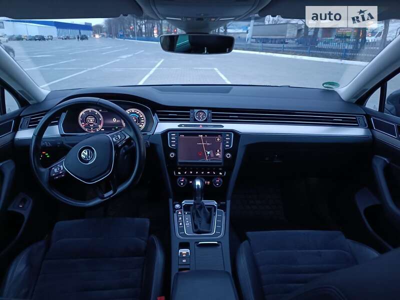 Универсал Volkswagen Passat 2015 в Одессе