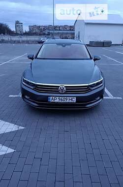 Універсал Volkswagen Passat 2015 в Одесі