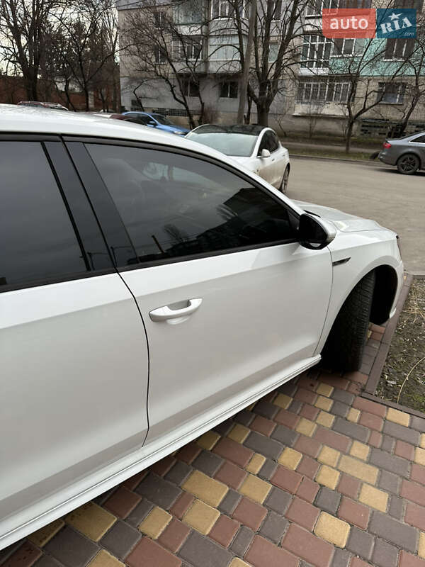 Седан Volkswagen Passat 2017 в Кропивницком