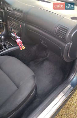 Седан Volkswagen Passat 2000 в Вижнице