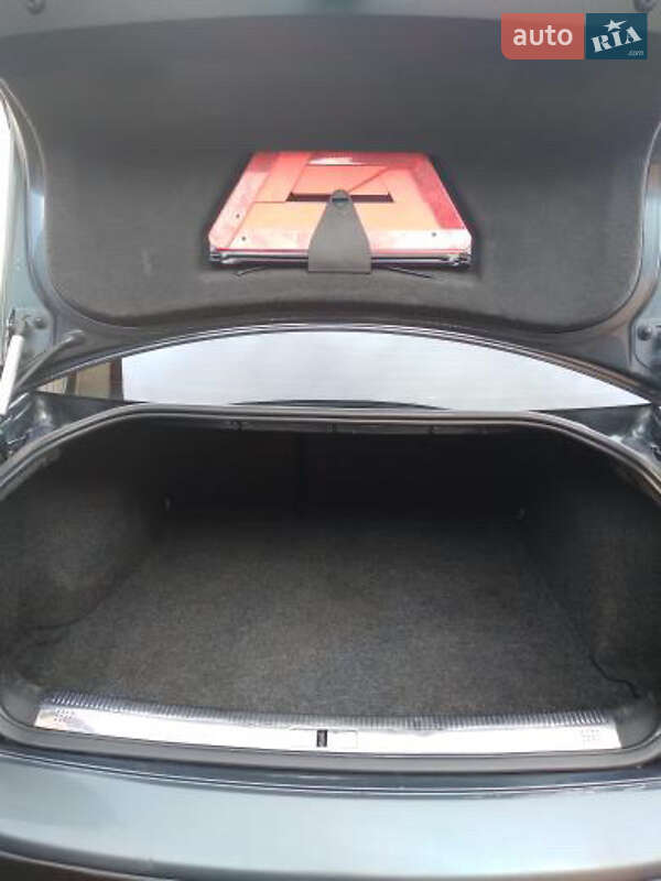 Седан Volkswagen Passat 2000 в Вижнице