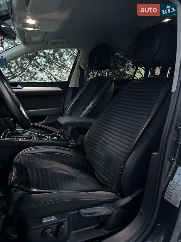 Универсал Volkswagen Passat 2016 в Львове фото 23 Универсал Volkswagen Passat 2016 в Львове