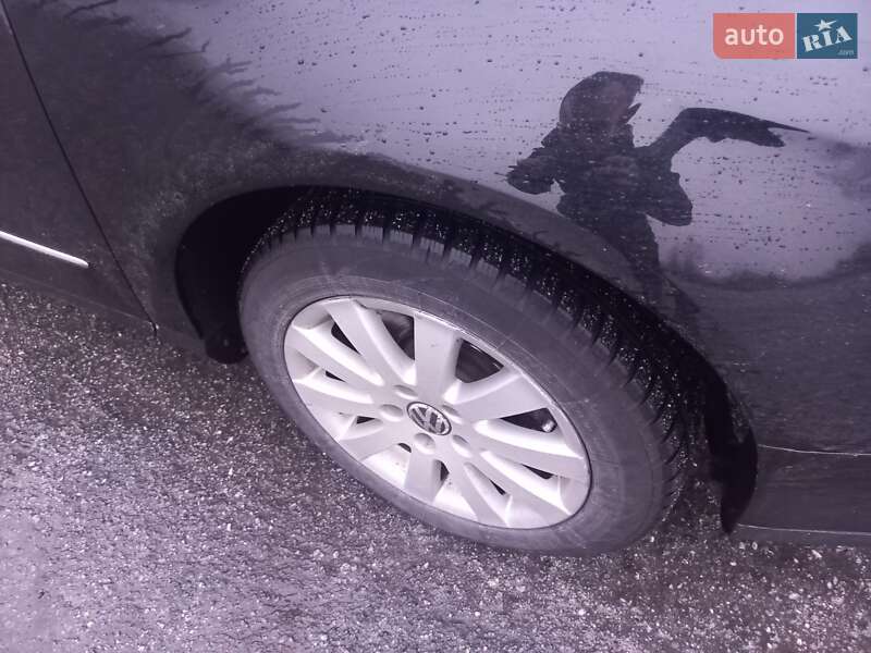 Універсал Volkswagen Passat 2006 в Полонному