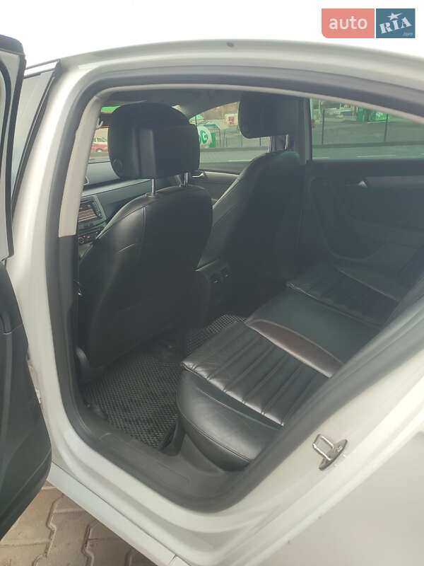 Седан Volkswagen Passat 2011 в Каменец-Подольском