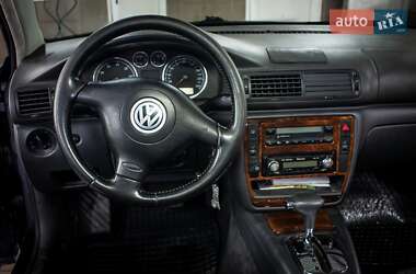 Седан Volkswagen Passat 2004 в Киеве