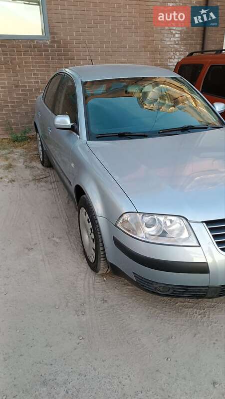 Седан Volkswagen Passat 2001 в Києві