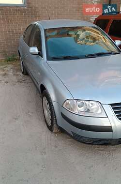 Седан Volkswagen Passat 2001 в Киеве