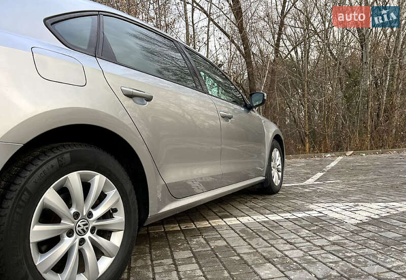 Седан Volkswagen Passat 2014 в Бучаче