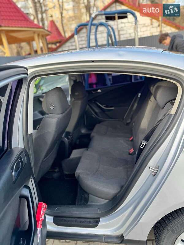 Седан Volkswagen Passat 2007 в Одессе
