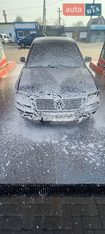 Седан Volkswagen Passat 2003 в Києві