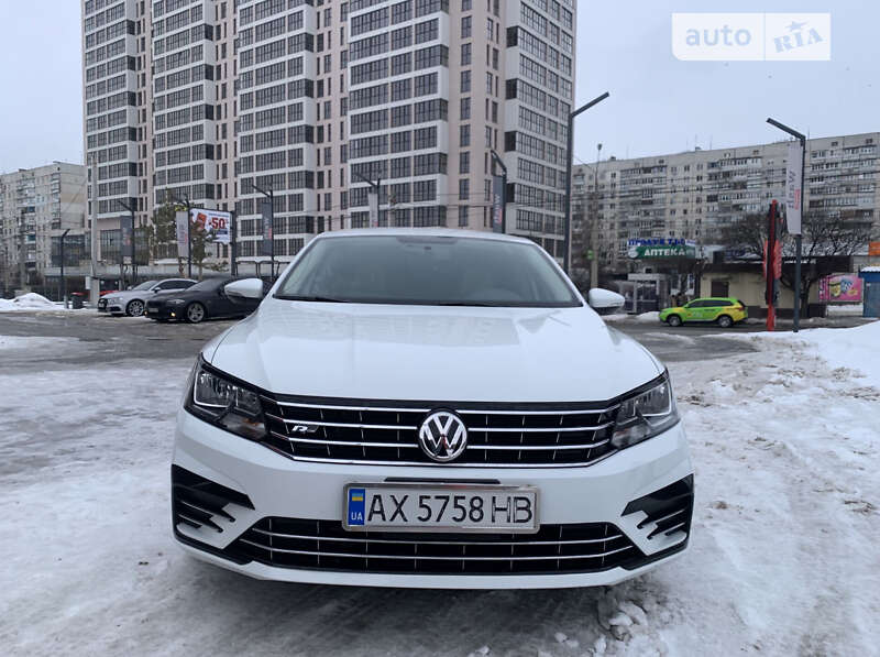 Седан Volkswagen Passat 2017 в Киеве