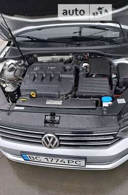Универсал Volkswagen Passat 2015 в Жовкве