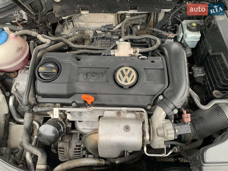 Універсал Volkswagen Passat 2011 в Мукачевому