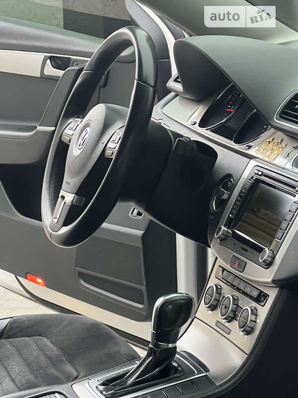Седан Volkswagen Passat 2013 в Одессе
