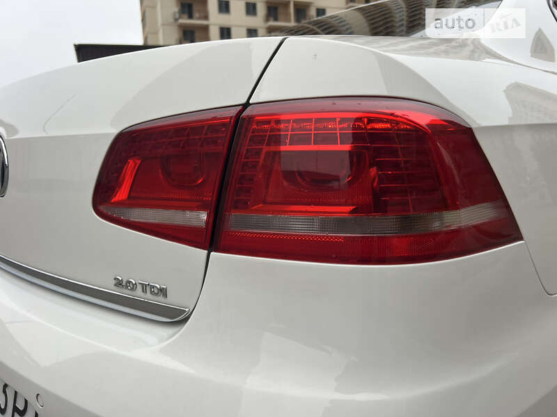 Седан Volkswagen Passat 2013 в Одессе