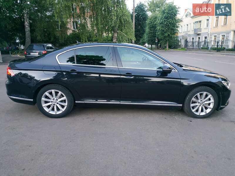 Седан Volkswagen Passat 2017 в Житомире