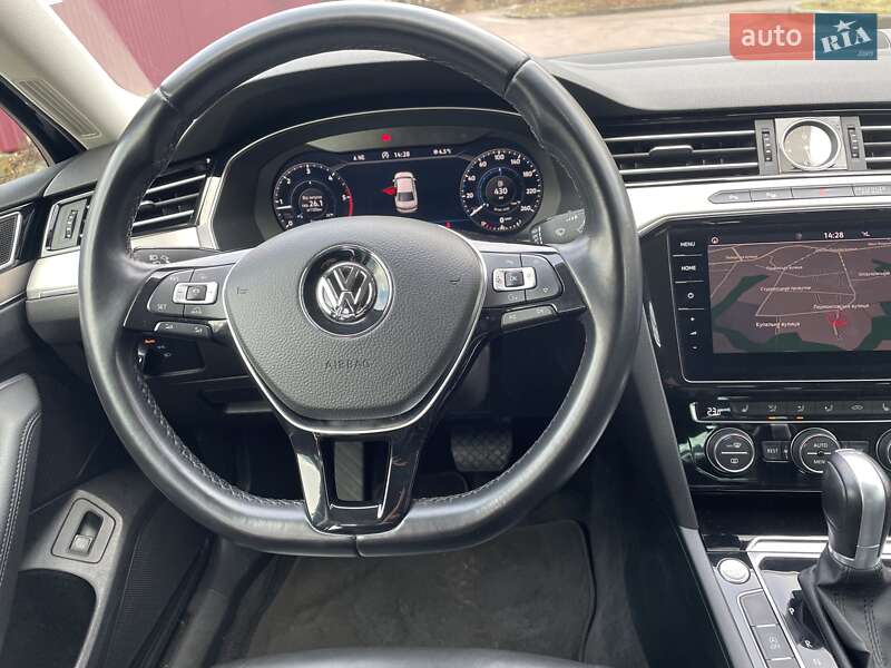 Седан Volkswagen Passat 2017 в Житомире