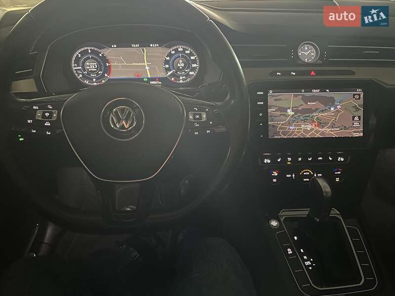 Седан Volkswagen Passat 2017 в Житомире